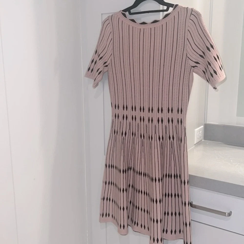 Luxury knit dress from Neiman Marcus. Like new condition. HUGE DISCOUNT - Picture 6 of 9